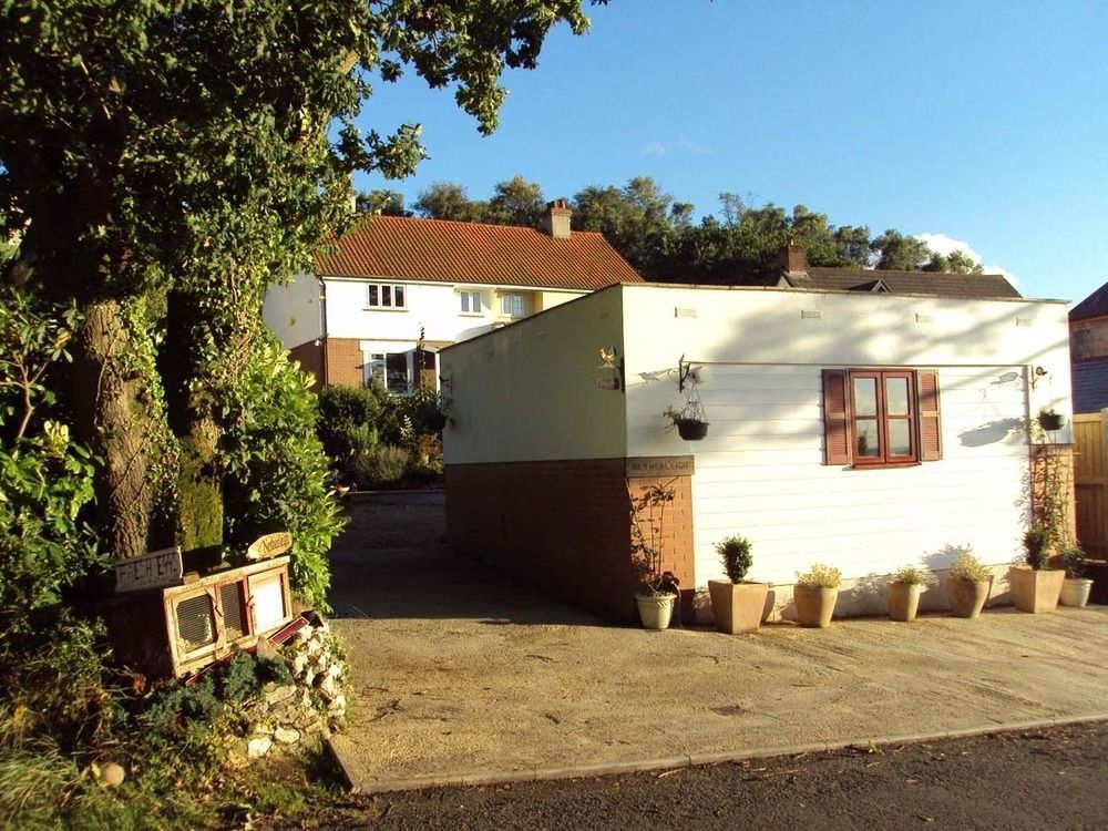 Cozy Snug Room, Short Drive To Lyme Regis, Crackling Fireplace, Private Balcony & Stunning Countryside Views, Free Private Parking & Wifi Axminster Exterior foto