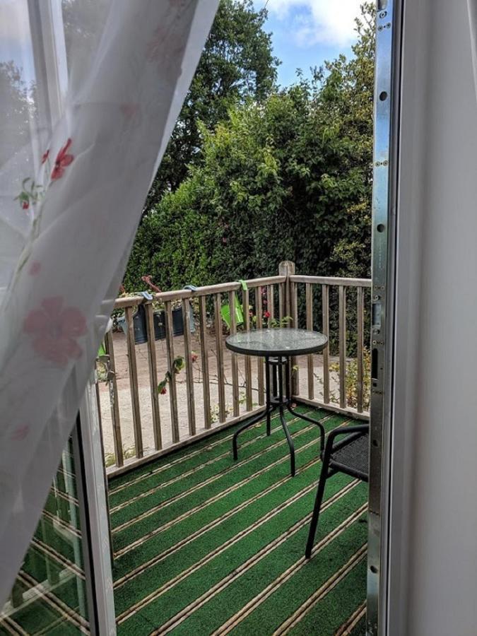 Cozy Snug Room, Short Drive To Lyme Regis, Crackling Fireplace, Private Balcony & Stunning Countryside Views, Free Private Parking & Wifi Axminster Exterior foto