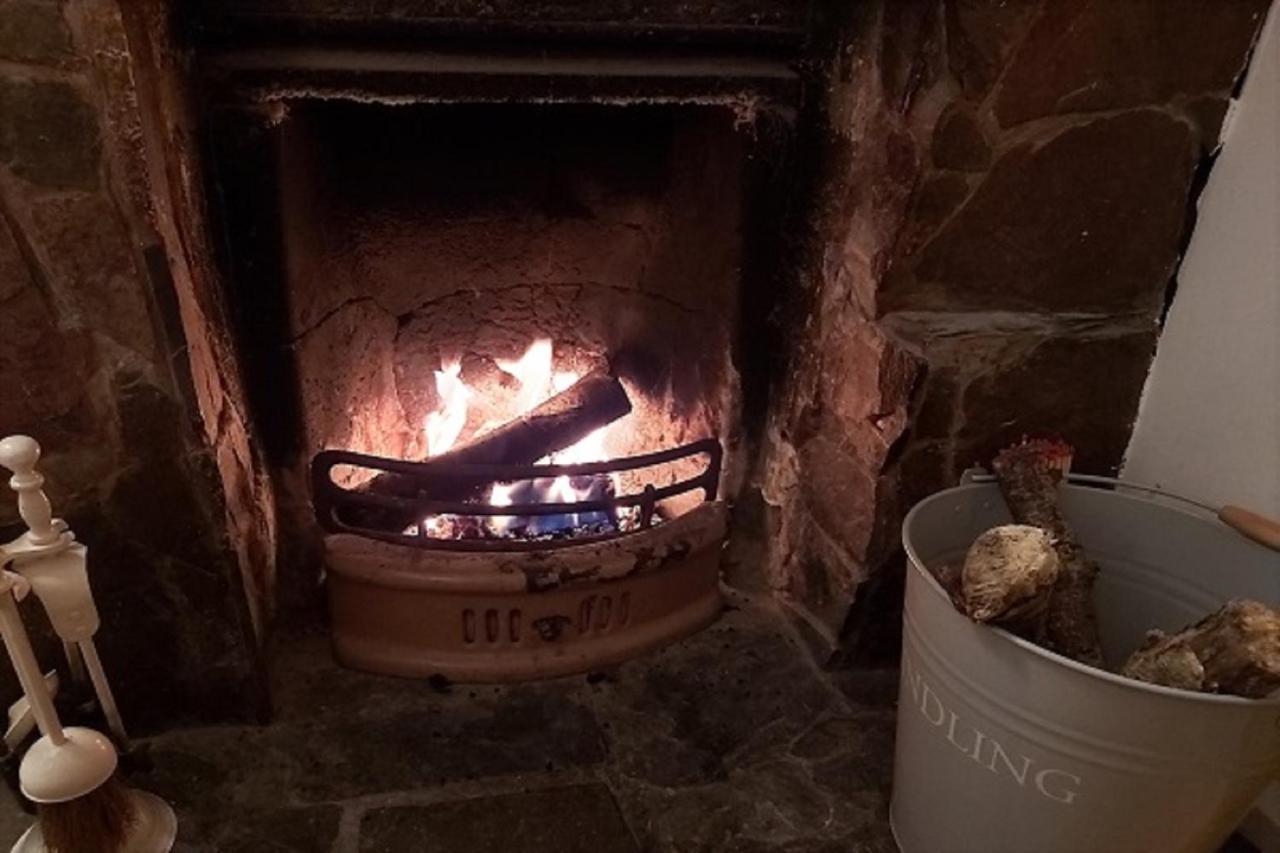 Cozy Snug Room, Short Drive To Lyme Regis, Crackling Fireplace, Private Balcony & Stunning Countryside Views, Free Private Parking & Wifi Axminster Exterior foto