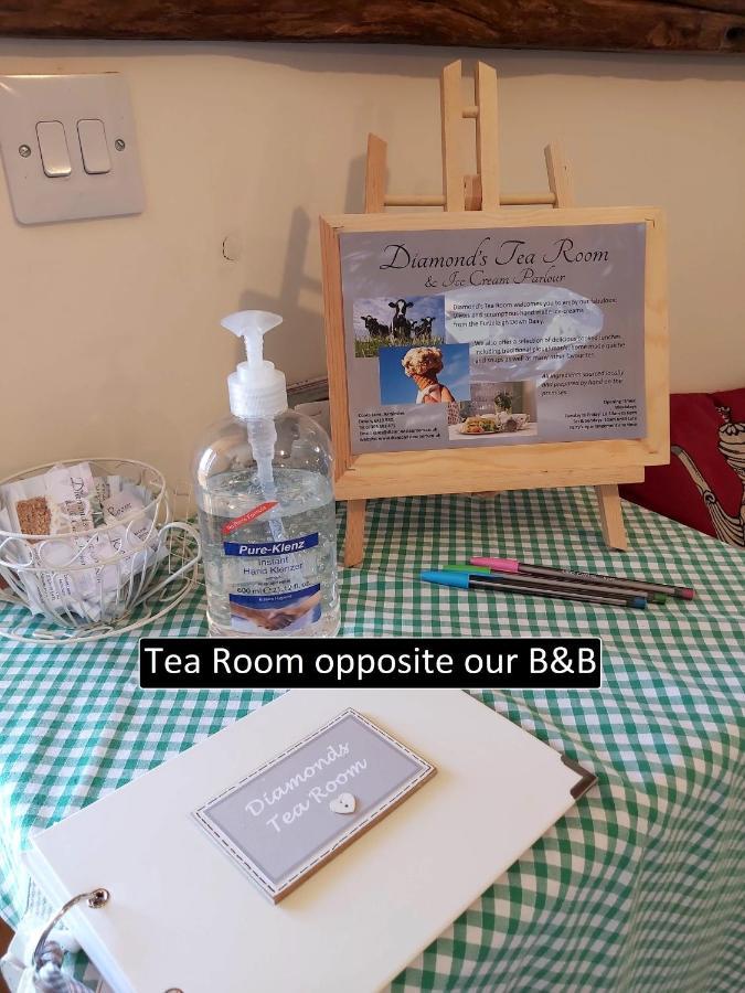 Cozy Snug Room, Short Drive To Lyme Regis, Crackling Fireplace, Private Balcony & Stunning Countryside Views, Free Private Parking & Wifi Axminster Exterior foto